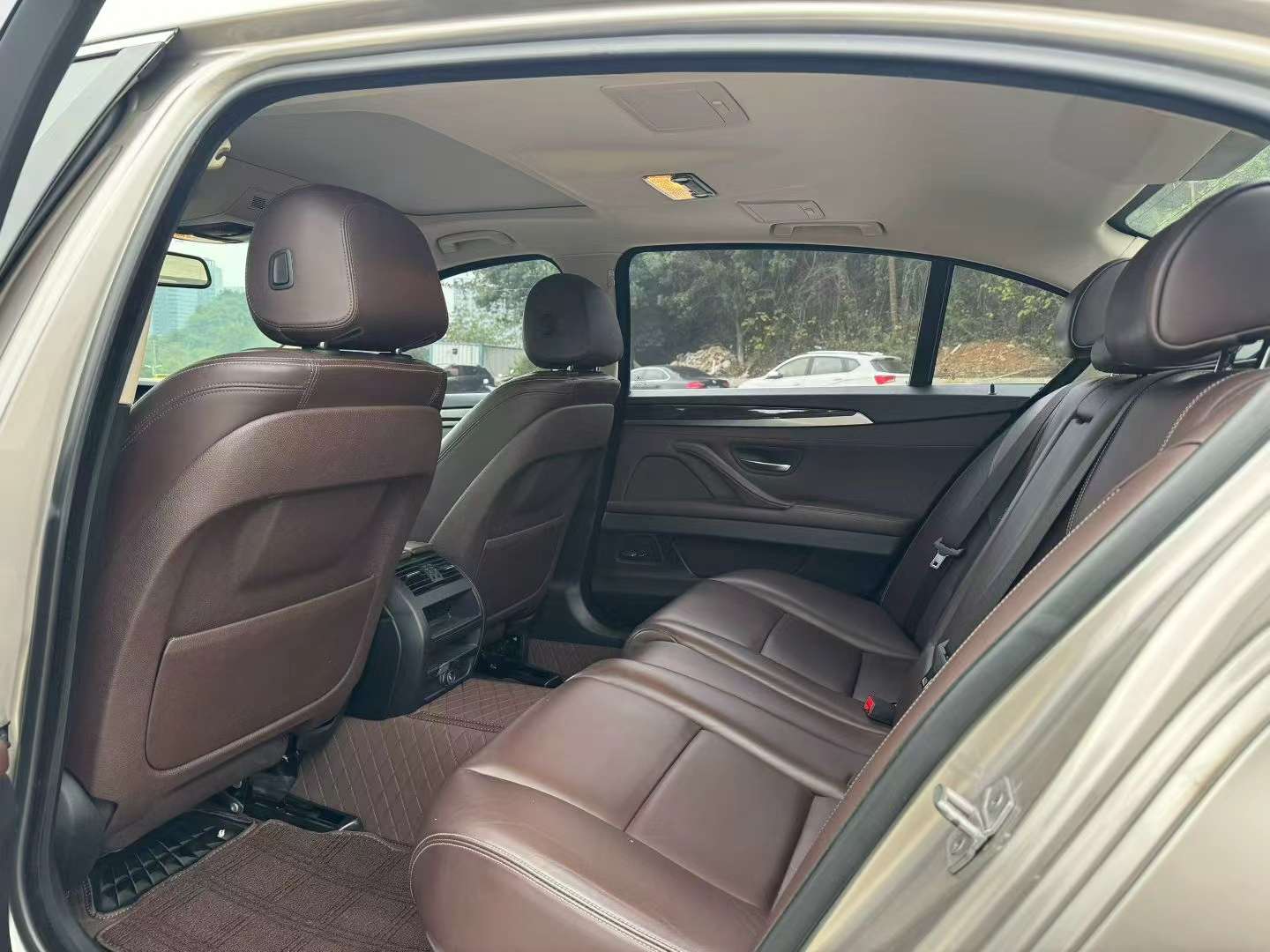 BMW 5 Series 2017 525Li Luxury Edition 6