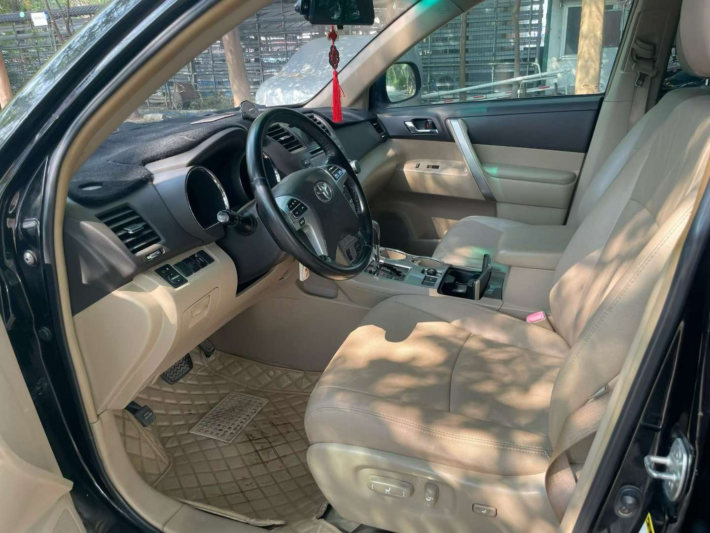Toyota Highlander 2013 2.7L Automatic 7-Seater Luxury 8