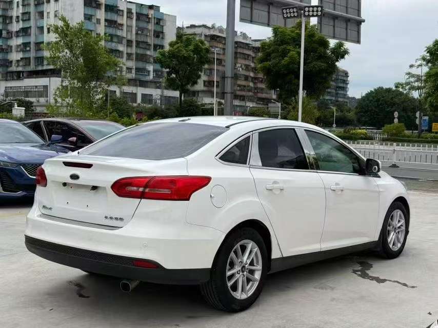 Ford Focus Sedan 1.6L Automatic Trend Edition 4