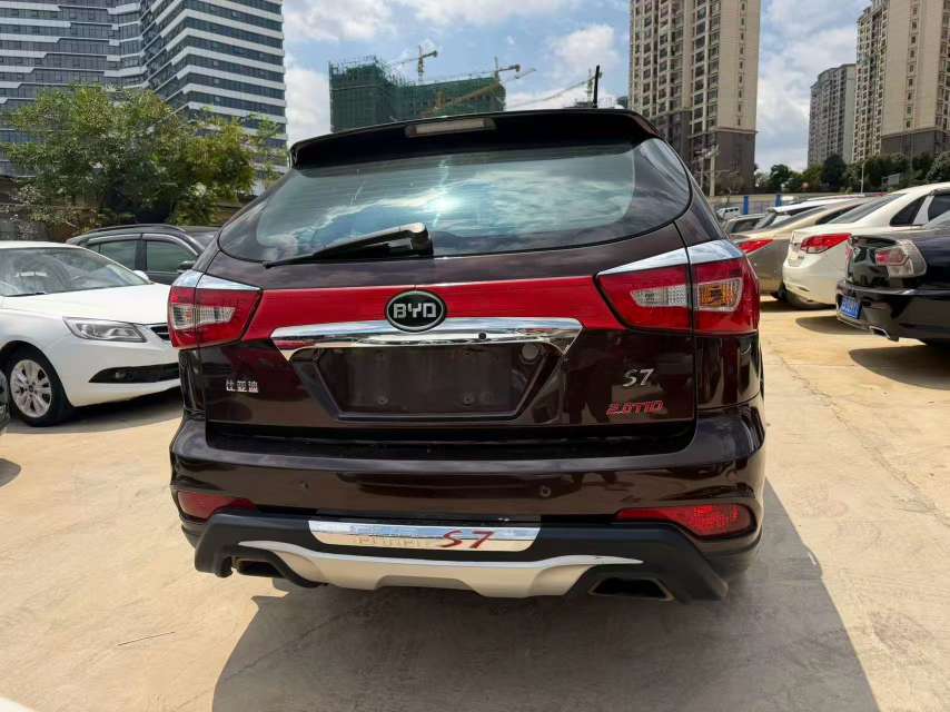 BYD S7 2.0T Automatic 7-Seater 2
