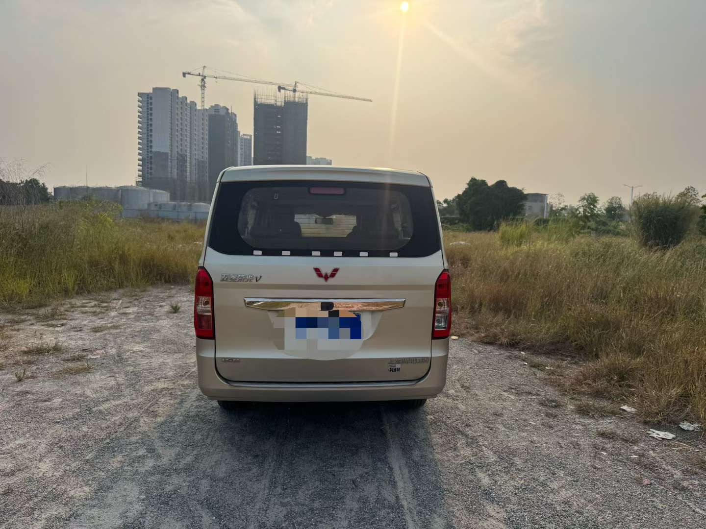 Wuling Rongguang V 8