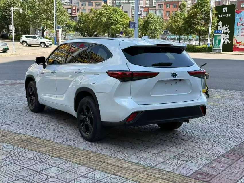 Toyota Highlander 2.5 Hybrid AWD 7-Seater 7