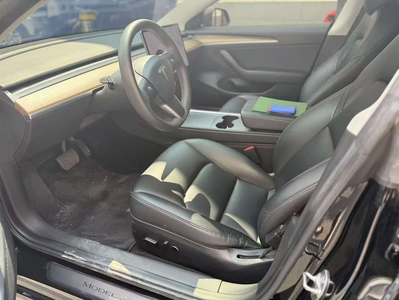Tesla Model 3 Standard Range Rear-Wheel Drive Plus 5