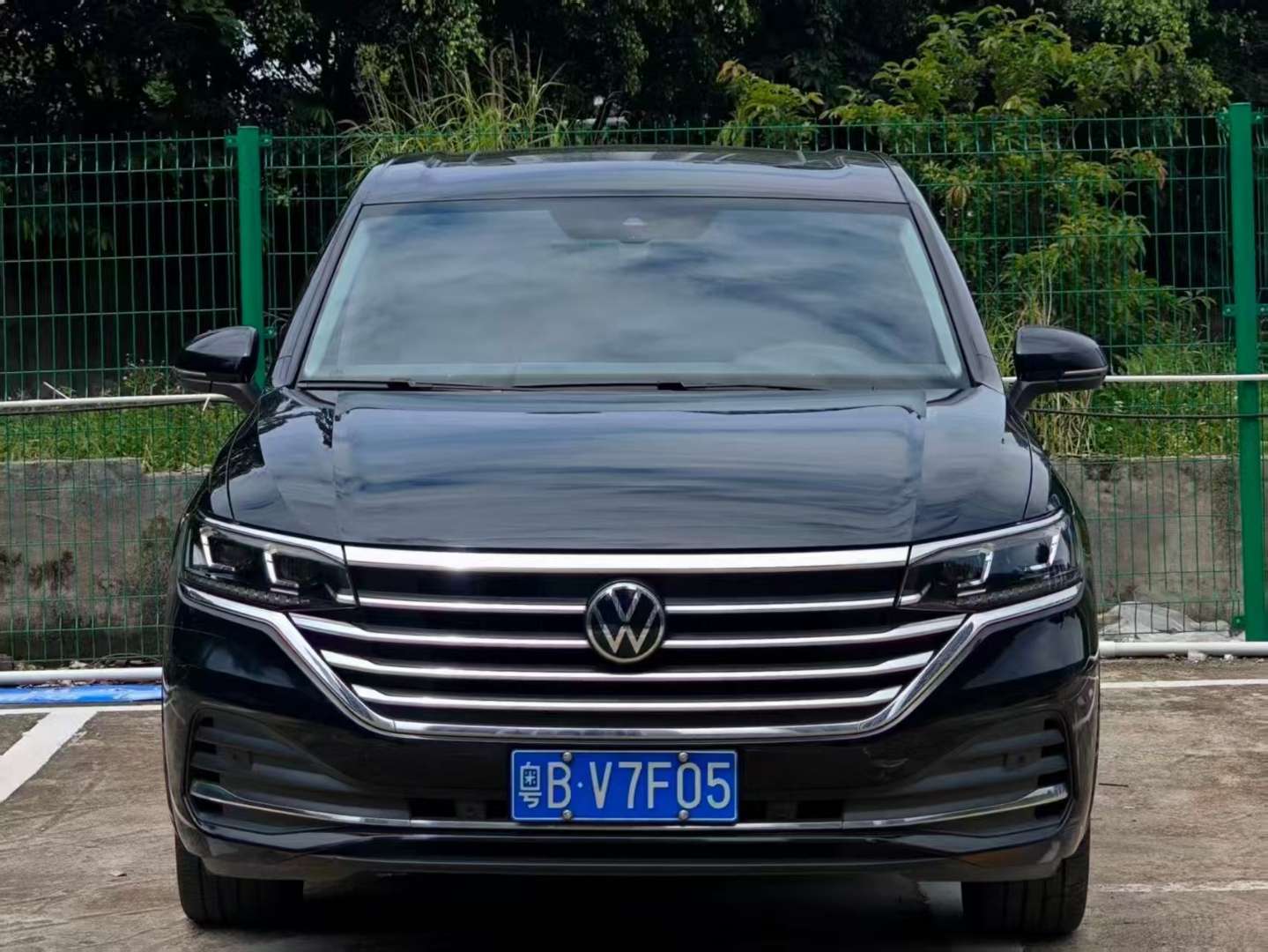 Volkswagen Viloran 2022 2.0T 380 Prestige Edition 2
