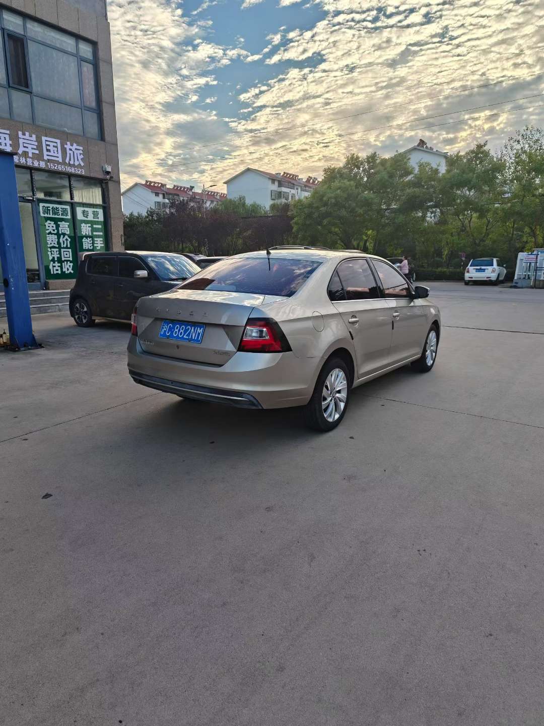 Skoda Rapid 1.6L Manual Sunroof High Trim 6