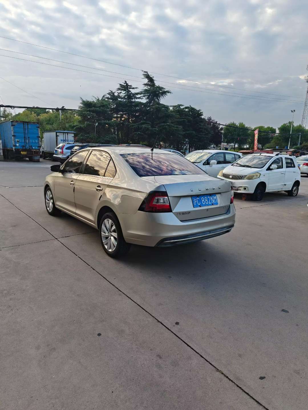 Skoda Rapid 1.6L Manual Sunroof High Trim 4