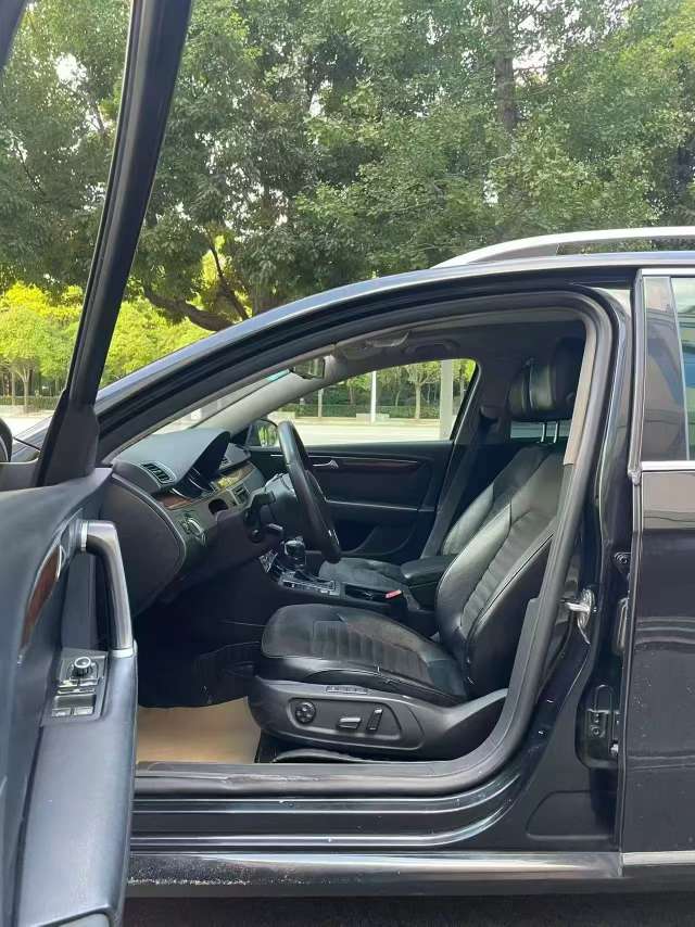 Volkswagen Magotan 2.0T Wagon 4