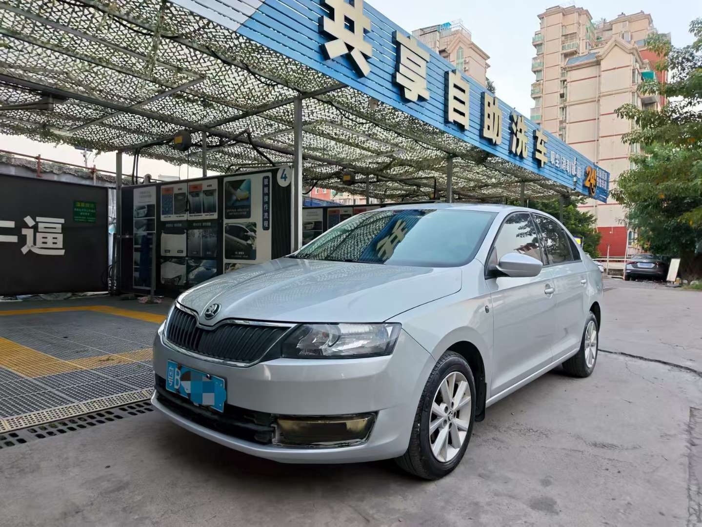Skoda Rapid 1.6L Automatic Chuangxing Edition 2