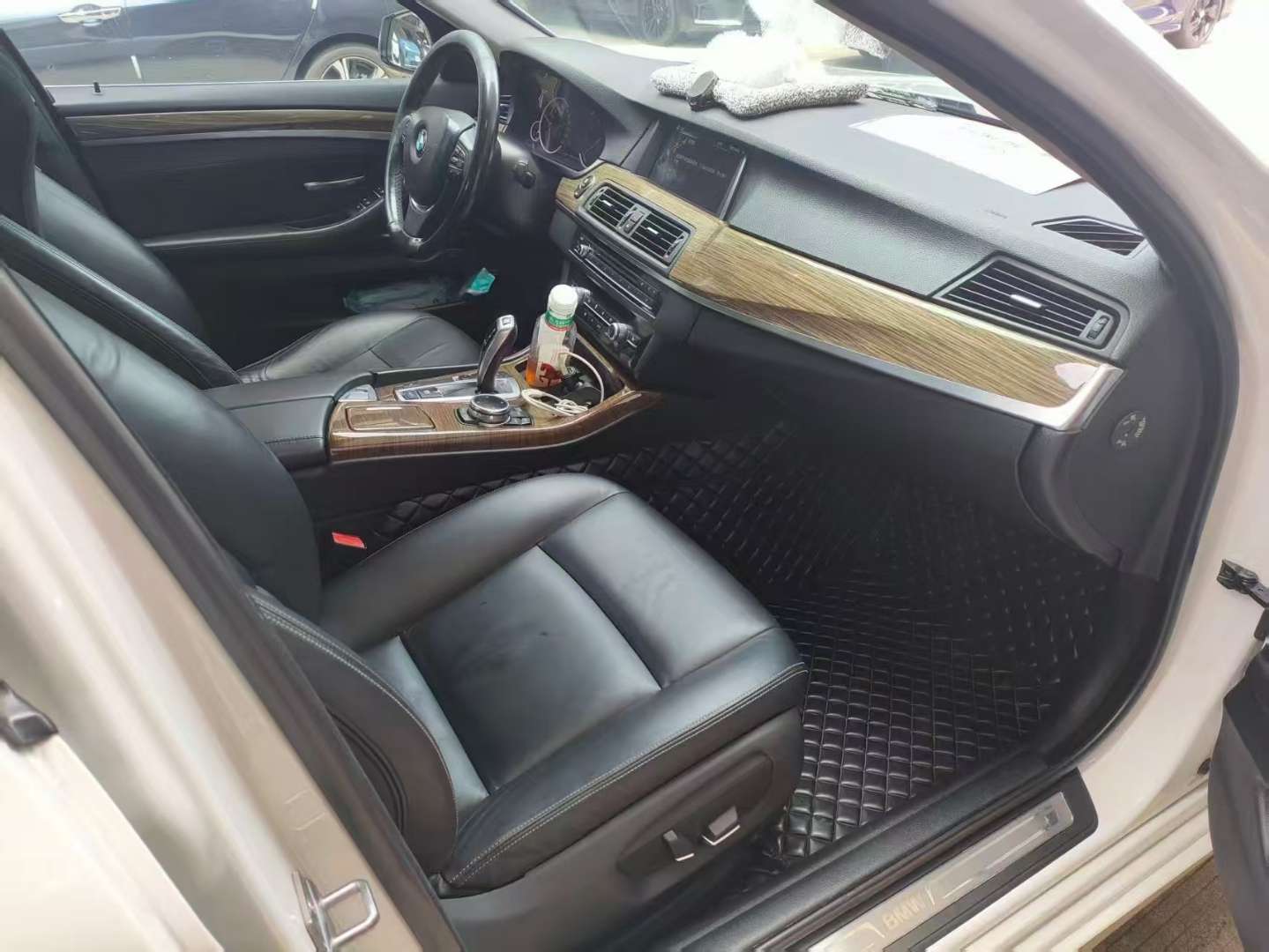 BMW 5 Series 2014 2.0T Luxury Design Package 4