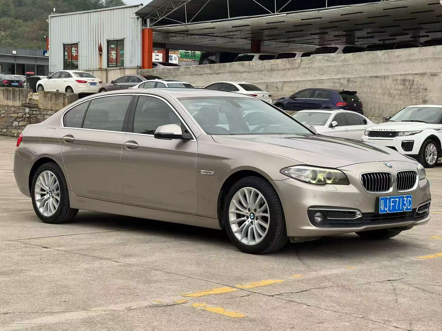 BMW 5 Series 2017 525Li Luxury Edition 3