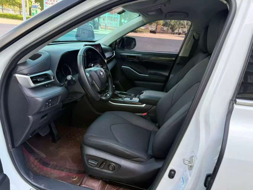 Toyota Highlander 2.5 Hybrid AWD 7-Seater 4