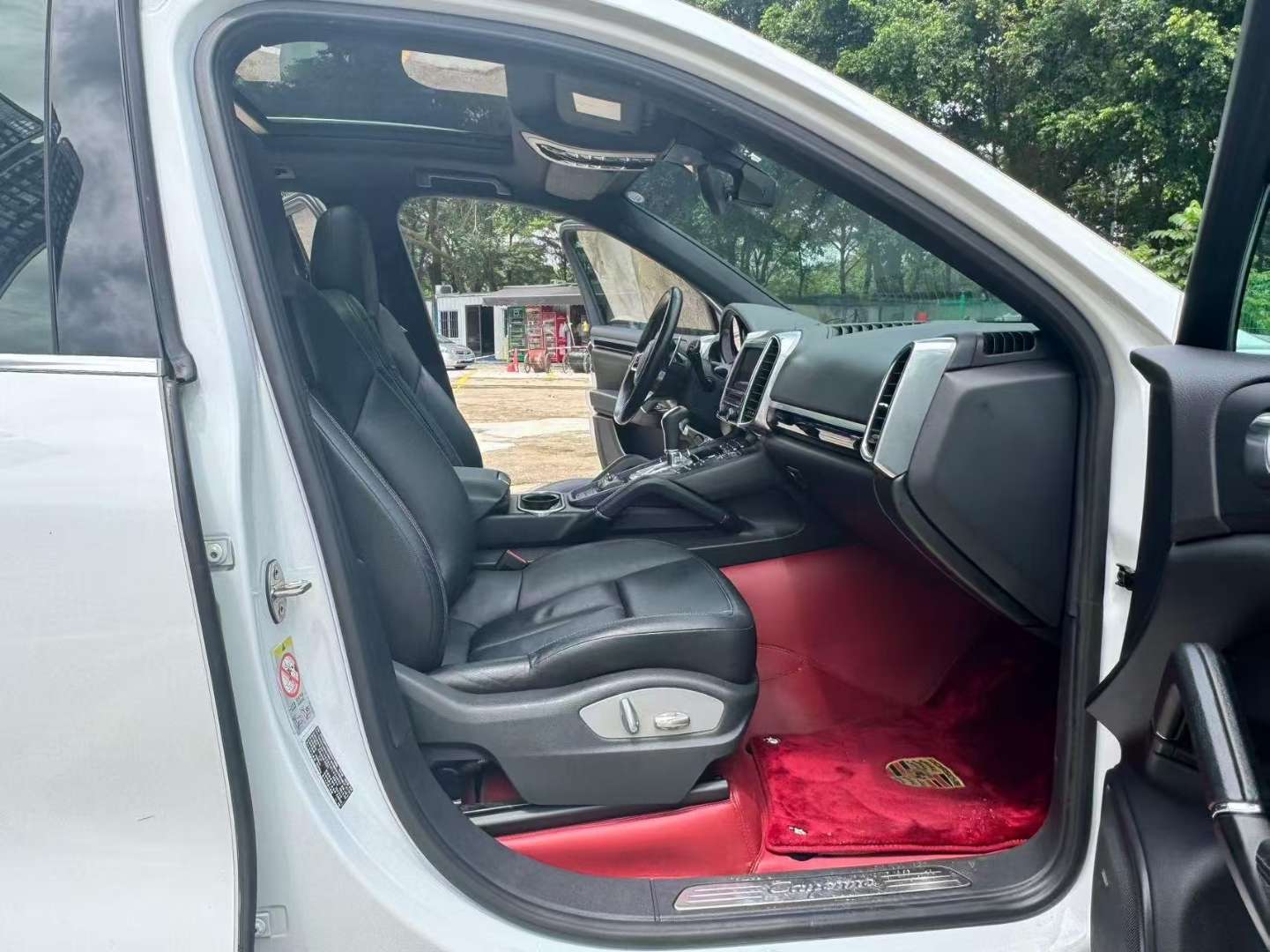 Porsche Cayenne 2015 Bose Audio System Chassis Lift 5