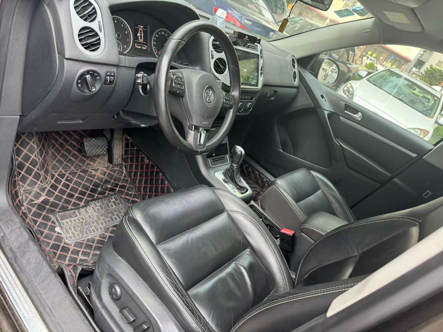 Volkswagen Tiguan 6