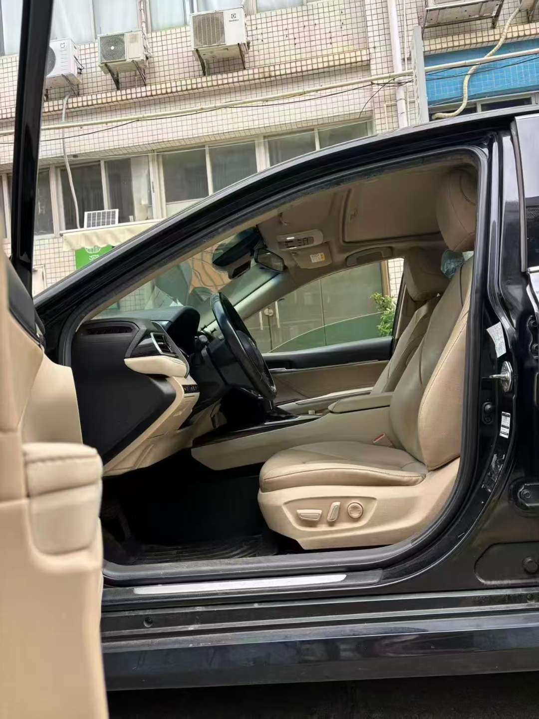 Toyota Camry 2020 2.0G Luxury Edition 6