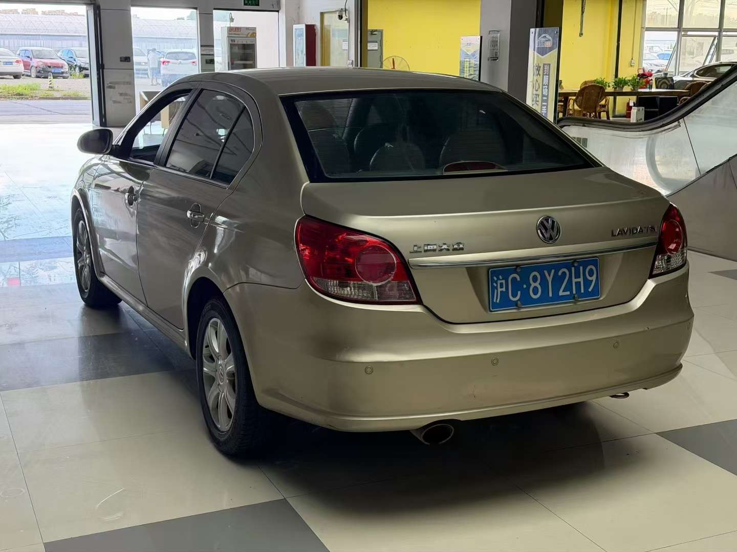 Volkswagen Lavida 6