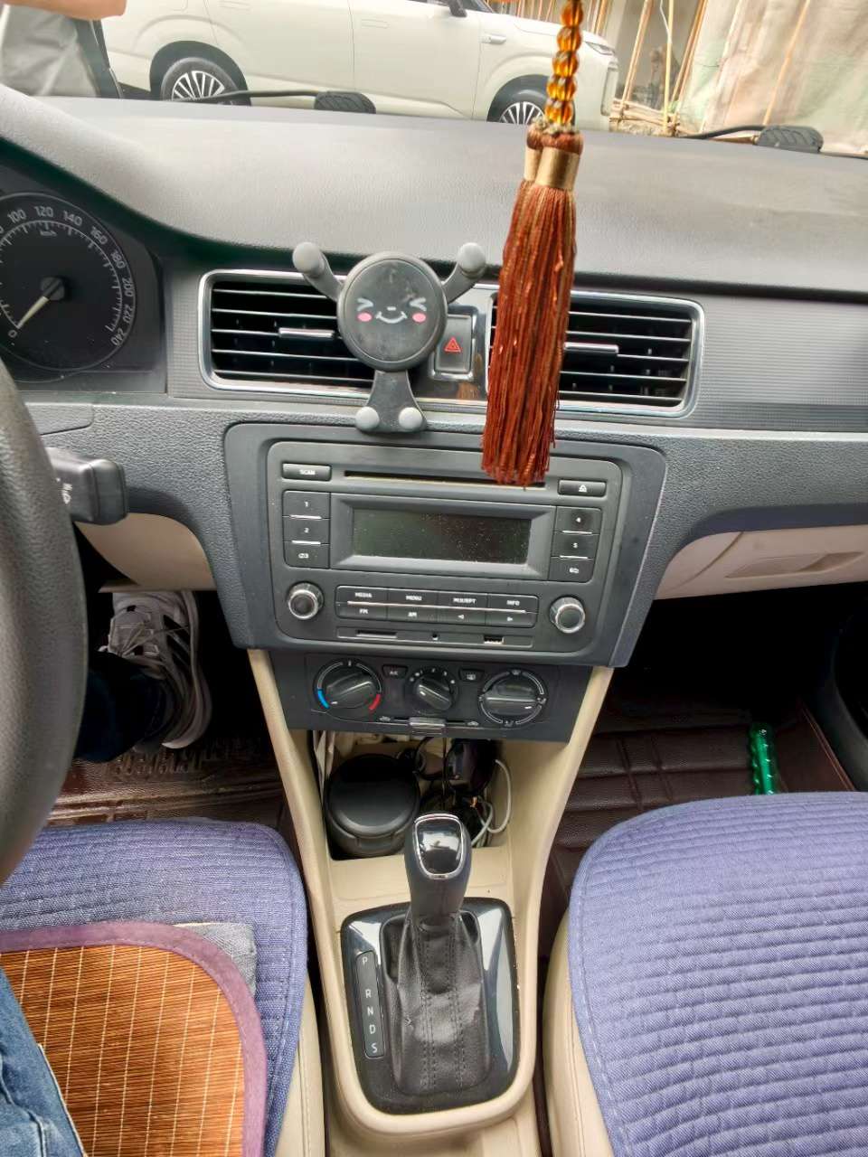 Skoda Rapid 1.6L Select Edition 5