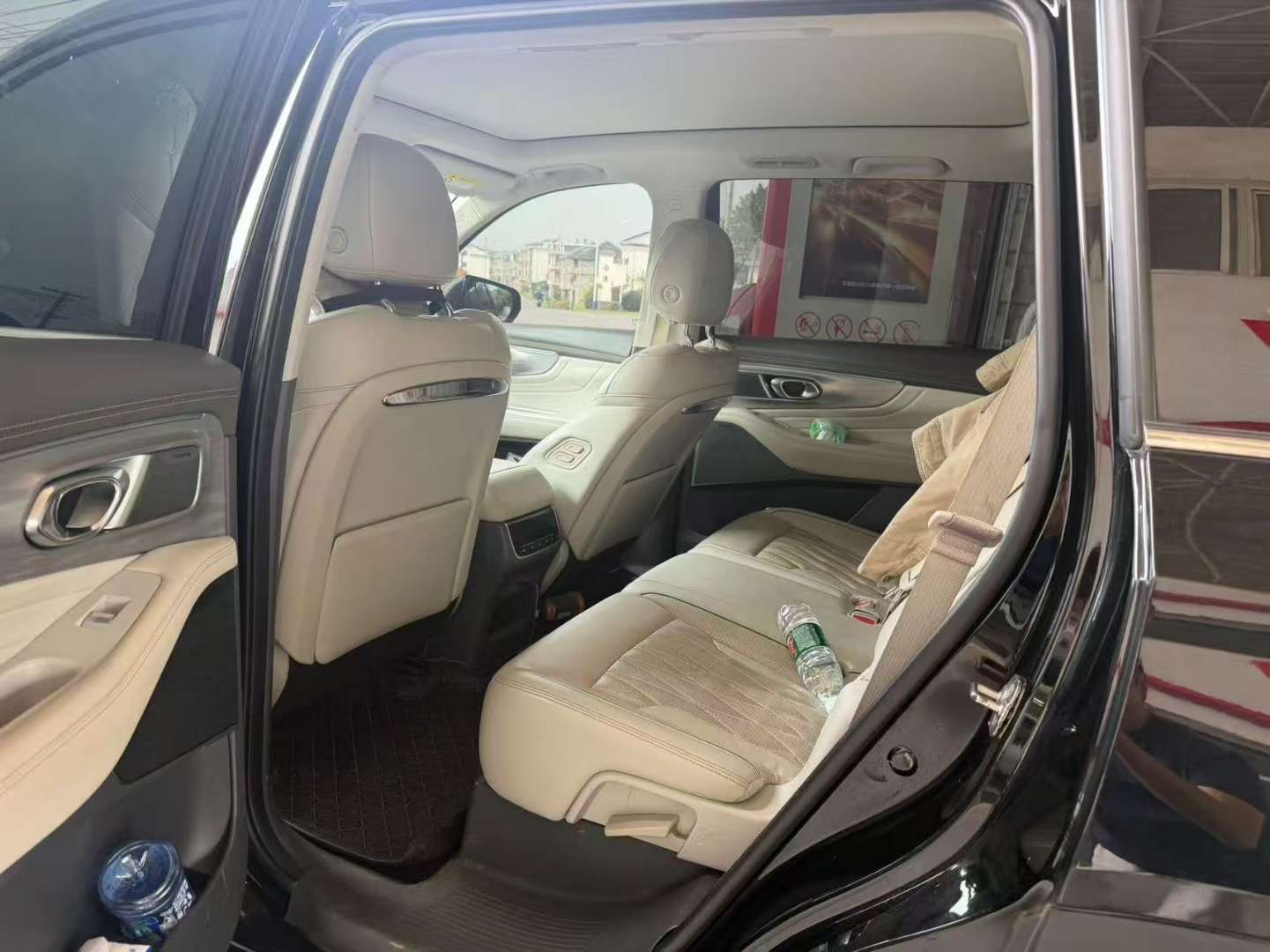Trumpchi GS8 Navigator Series 2.0T 2WD Premium 7-Seater 7