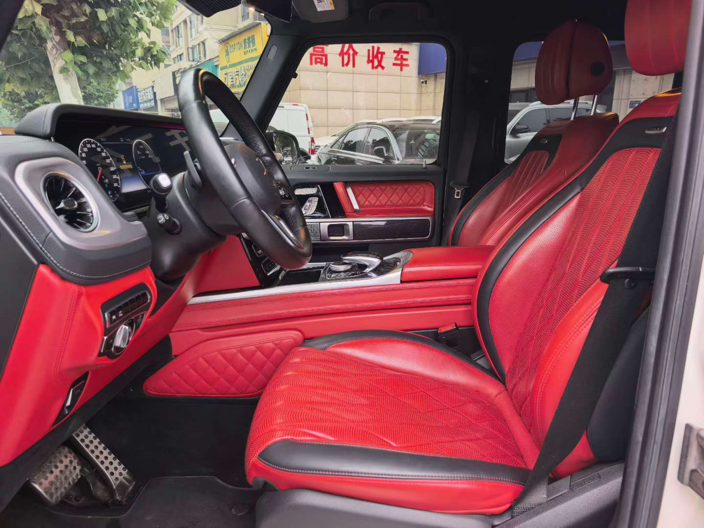 Mercedes-Benz G-Class G550 4