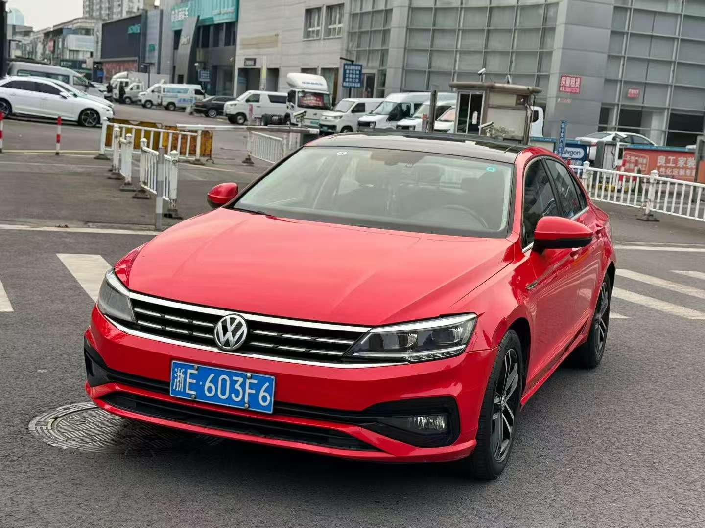 Volkswagen Lamando 280 1.4T Automatic Sunroof
