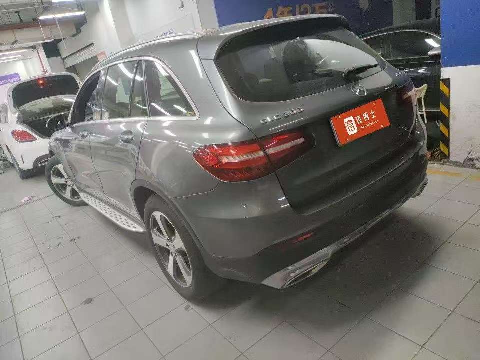 Mercedes-Benz GLC 300 4MATIC 2.0T Dynamic 3