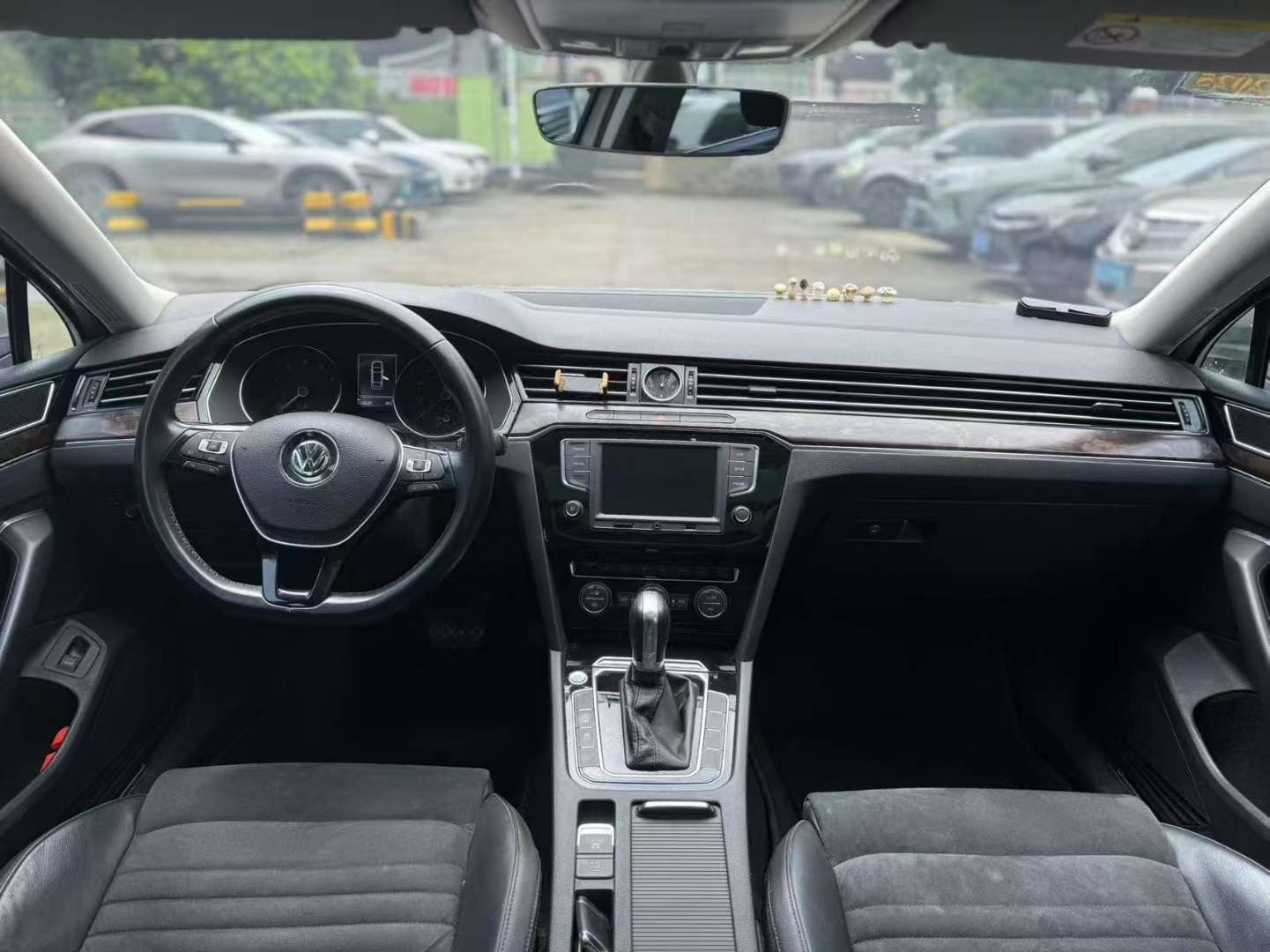 Volkswagen Magotan 17 330TSI DSG Luxury 1.8T 7