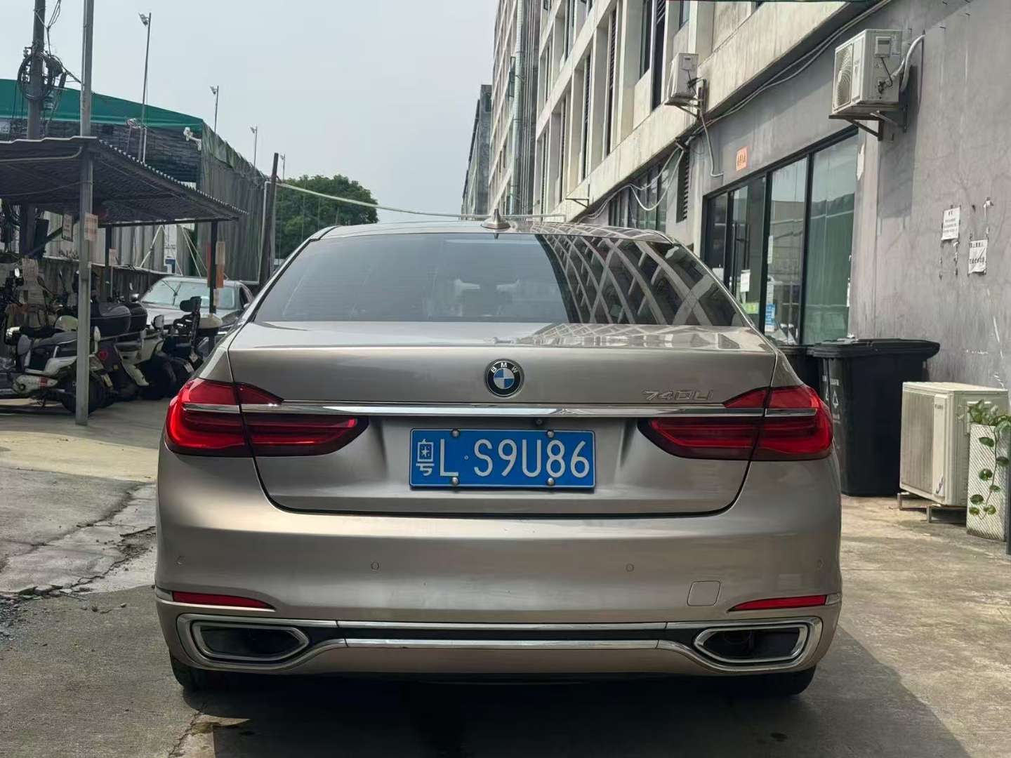 BMW 7 Series 730Li Leading Excellence 3