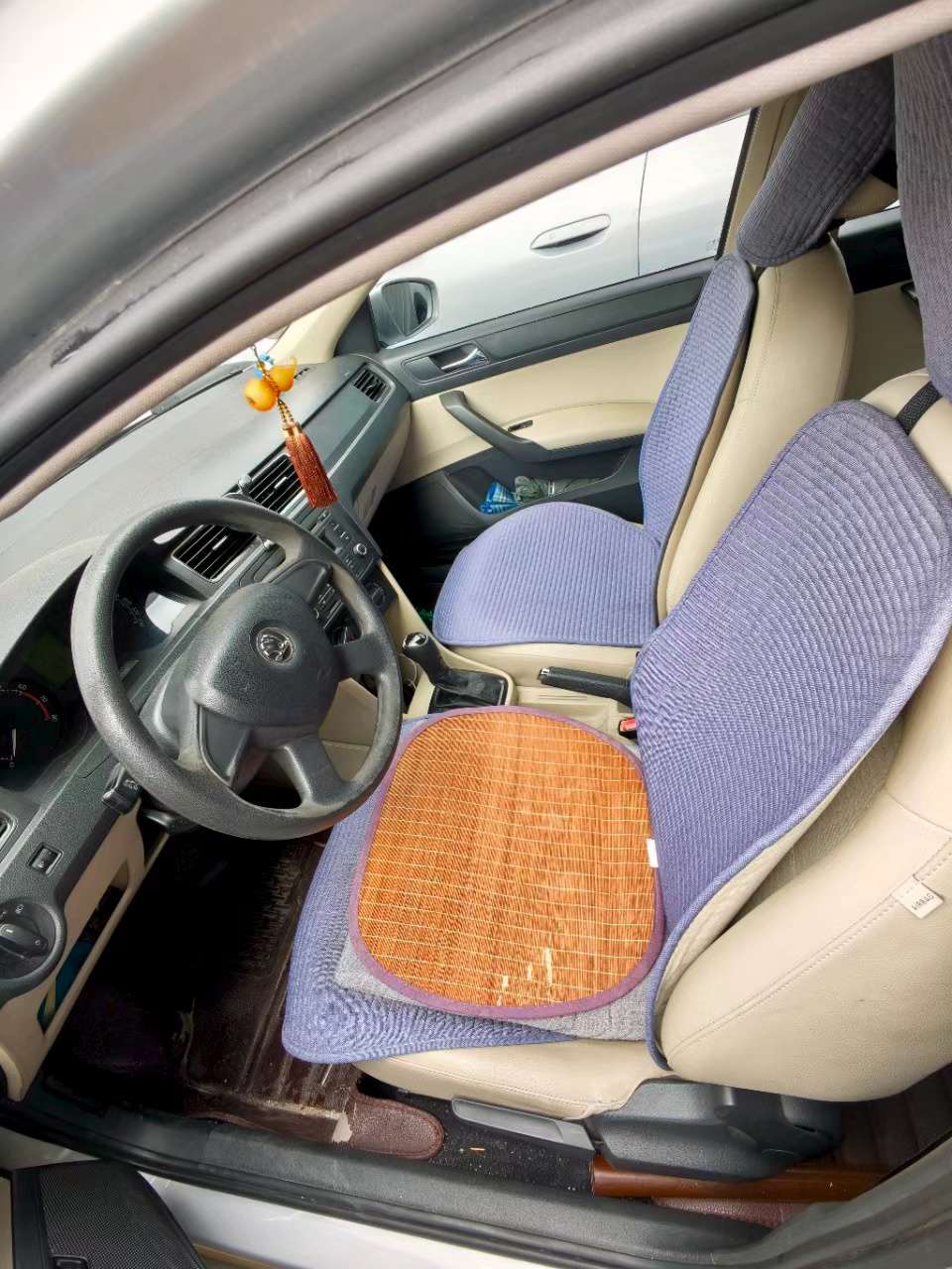 Skoda Rapid 1.6L Select Edition 3