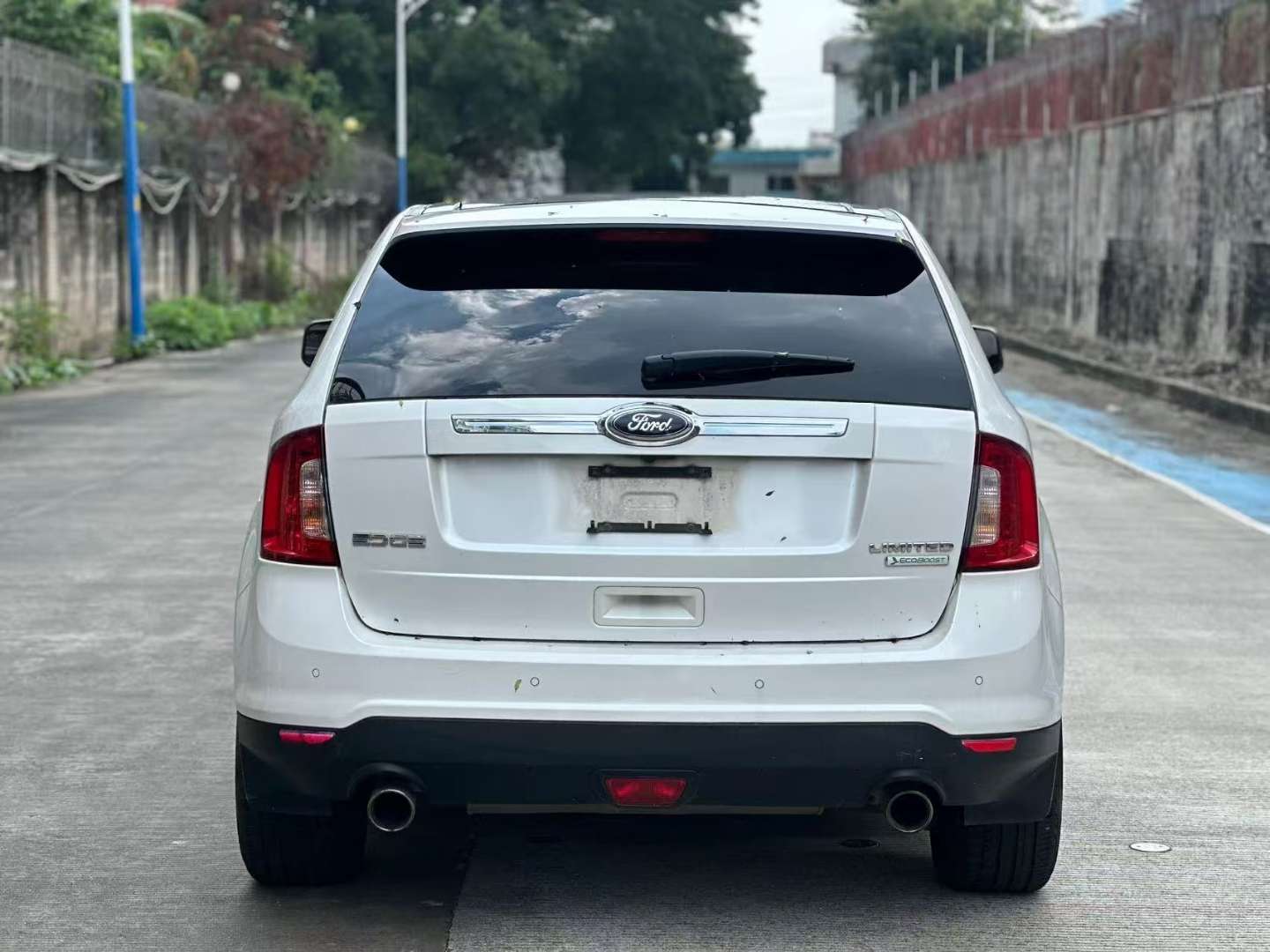 Ford Edge 2.0T Premium Edition (Import) 3