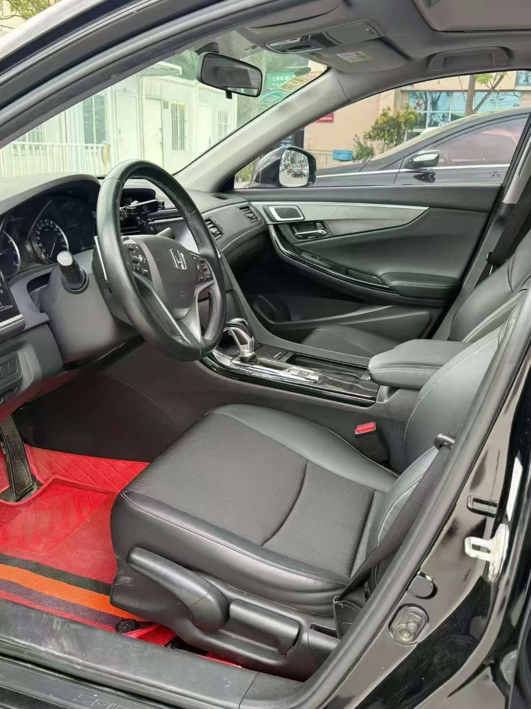 Honda Spirior 2.0L Automatic Sunroof 7