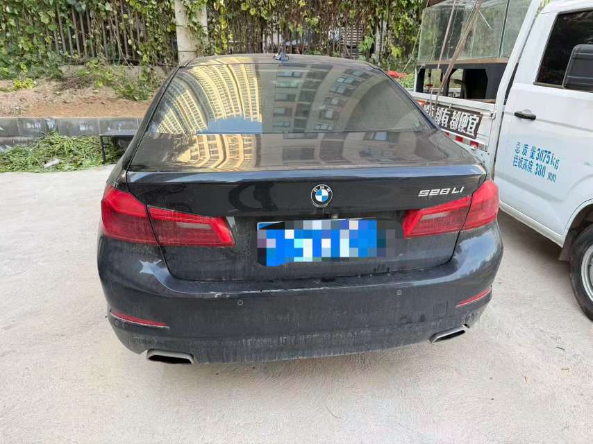 BMW 5 Series 528 5