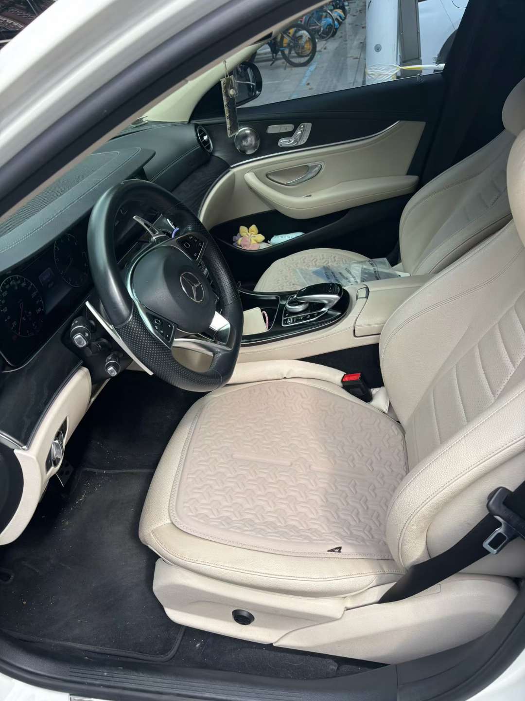 Mercedes-Benz E-Class E300L 5