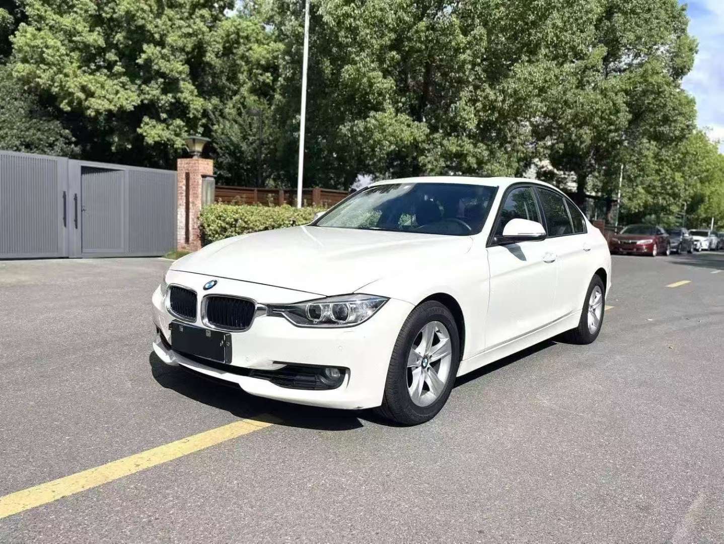BMW 3 Series 320i Fashion 2