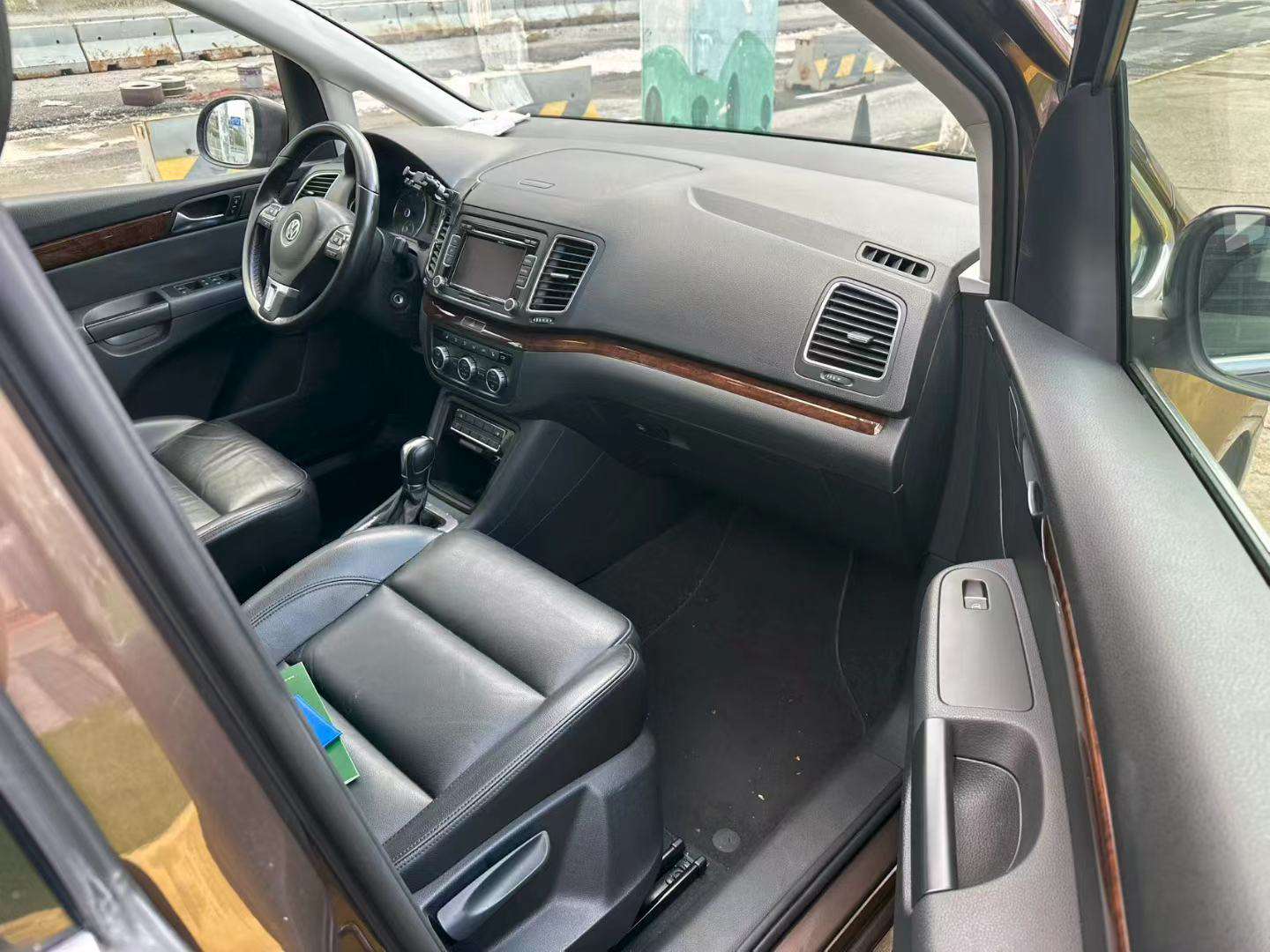 Volkswagen Sharan 2013 1.8T Comfort Edition 4