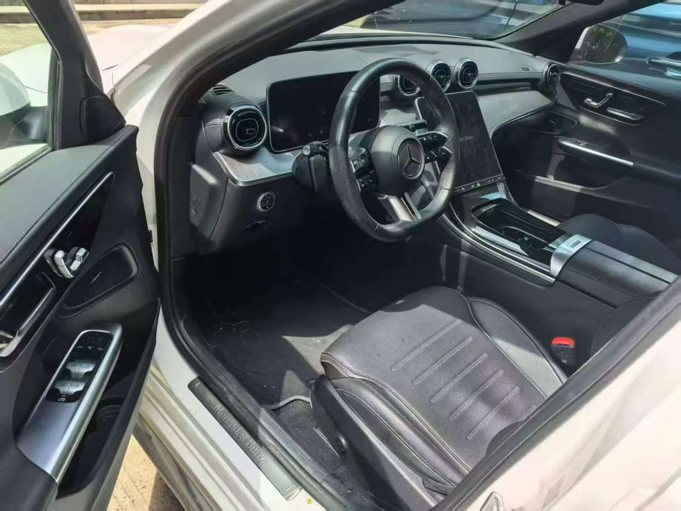 Mercedes-Benz C-Class 2024 C200L 2