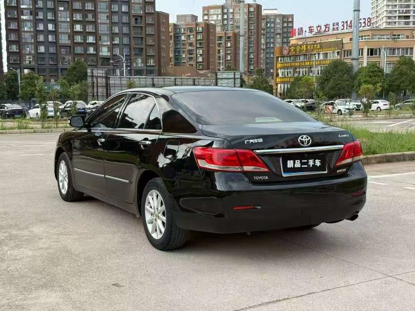 Toyota Camry 2.4 Automatic 6