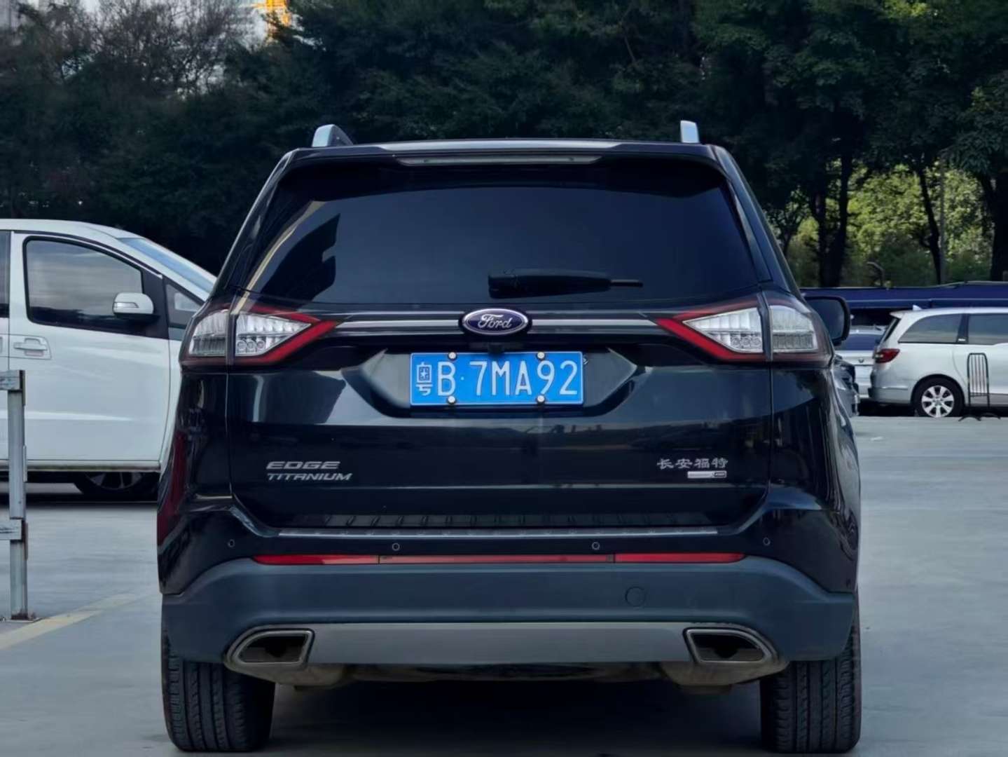 Ford Edge 2016 2.0T AWD Platinum Elite 7-Seater Top Trim 3