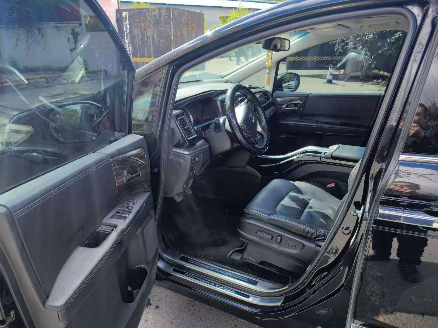 Honda Elysion 2016 7