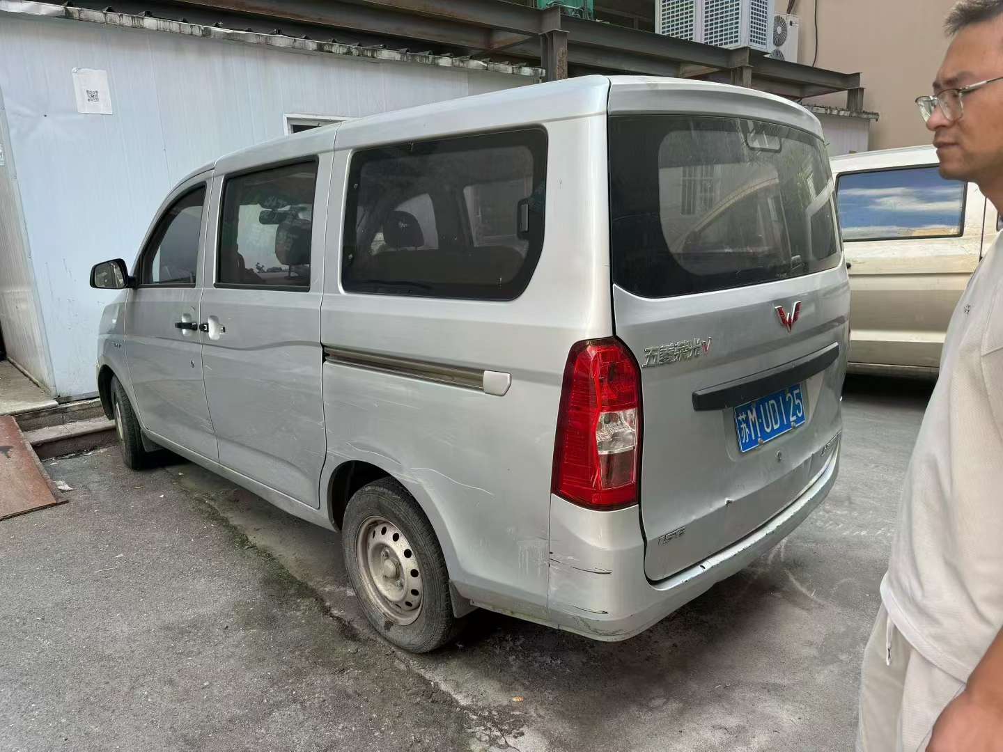Wuling Rongguang V 1.5L 5-Seater 4
