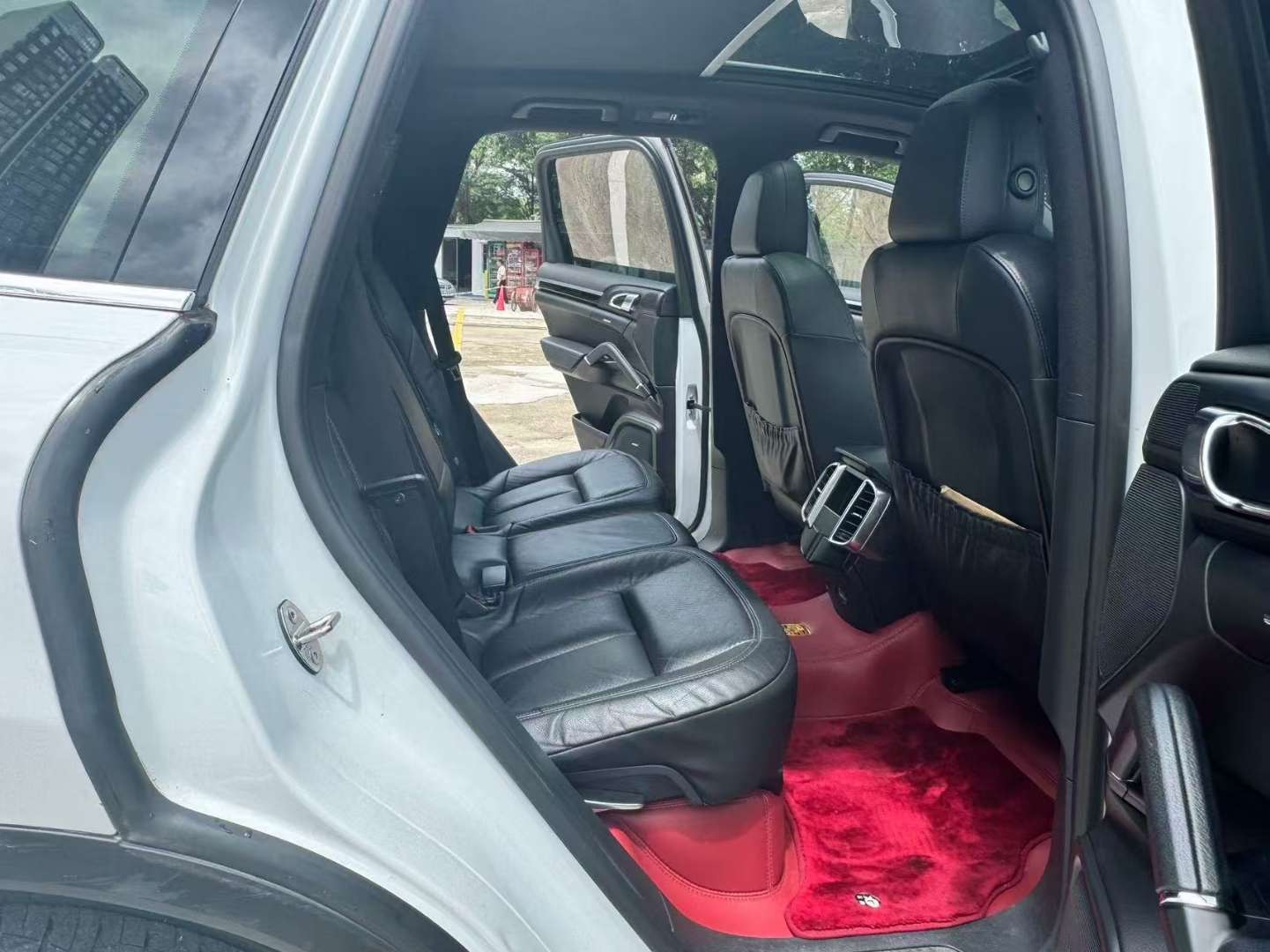Porsche Cayenne 2015 Bose Audio System Chassis Lift 7