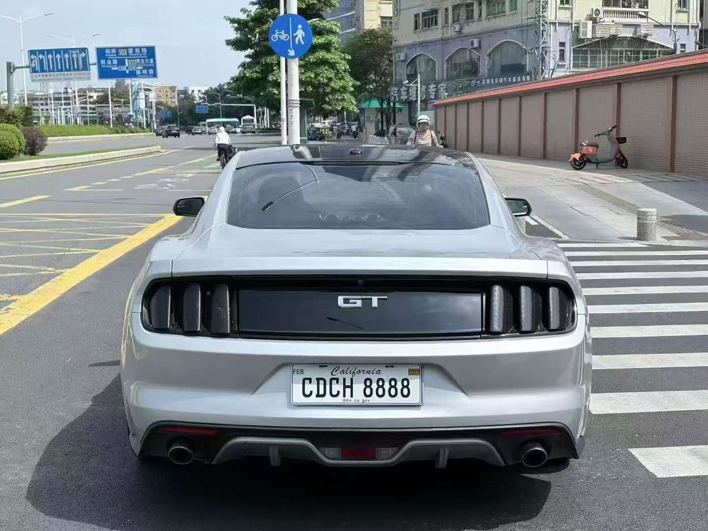 Ford Mustang 2.3T US Spec 3