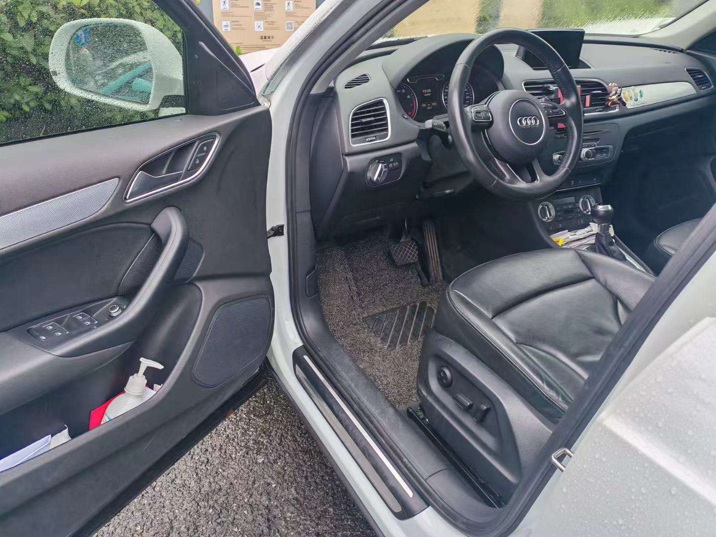 Audi Q3 2.0T Tech Edition 3