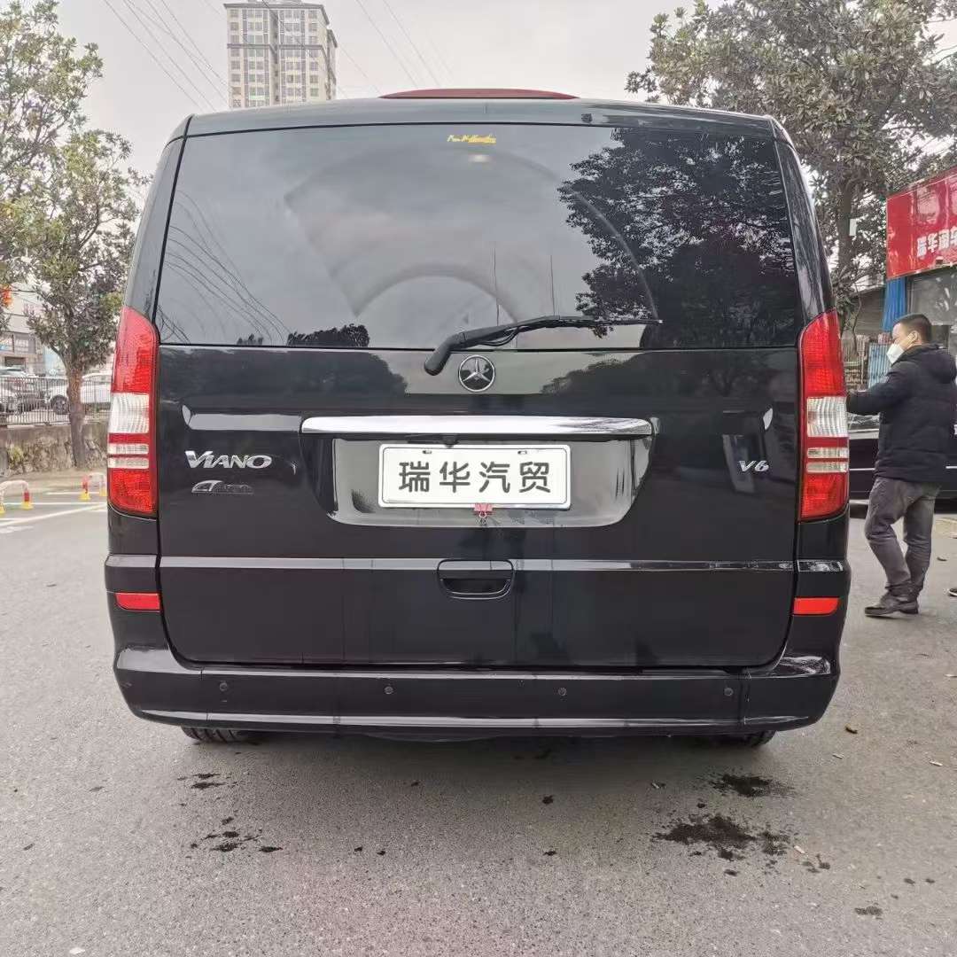 Mercedes-Benz Viano 2012 2.5L 8