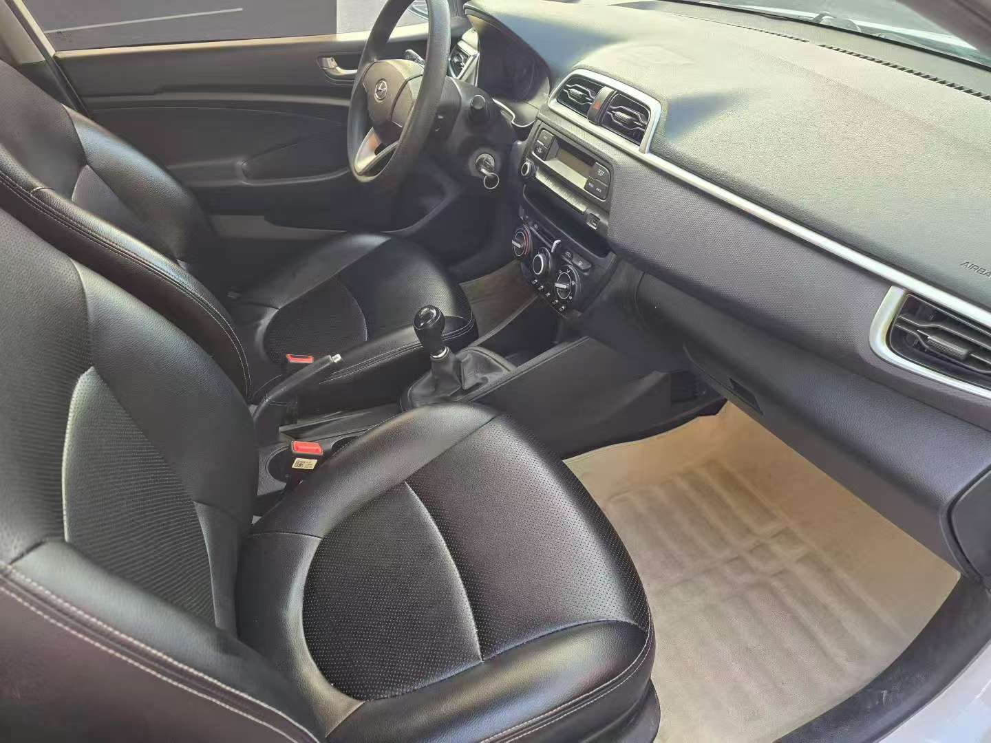 Hyundai Verna Manual Standard Trim 7