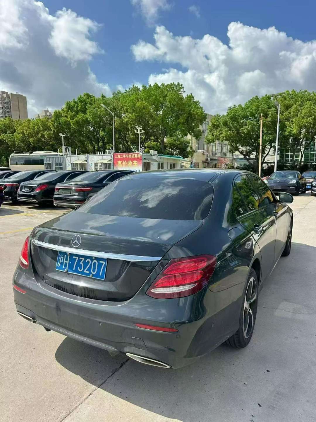 Mercedes-Benz E-Class E200 2.0T 4