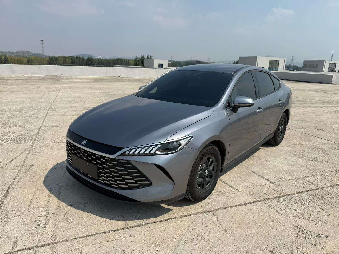 BYD Qin PLUS 2025 1.5L Leading Edition