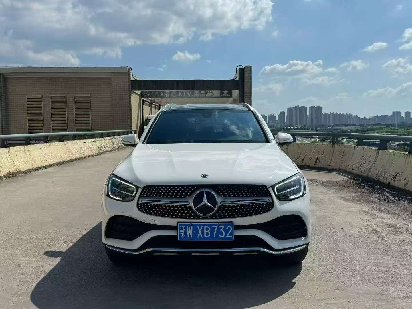 Mercedes-Benz GLC 260L Luxury 3