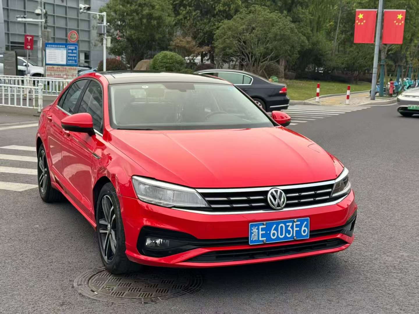 Volkswagen Lamando 280 1.4T Automatic Sunroof 3