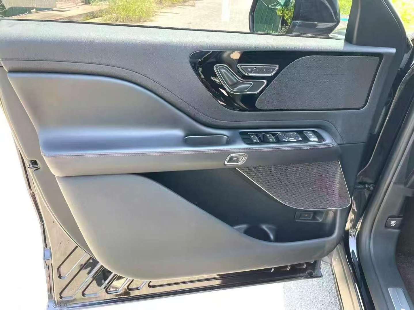 Lincoln Aviator 3.0T AWD Premium 8