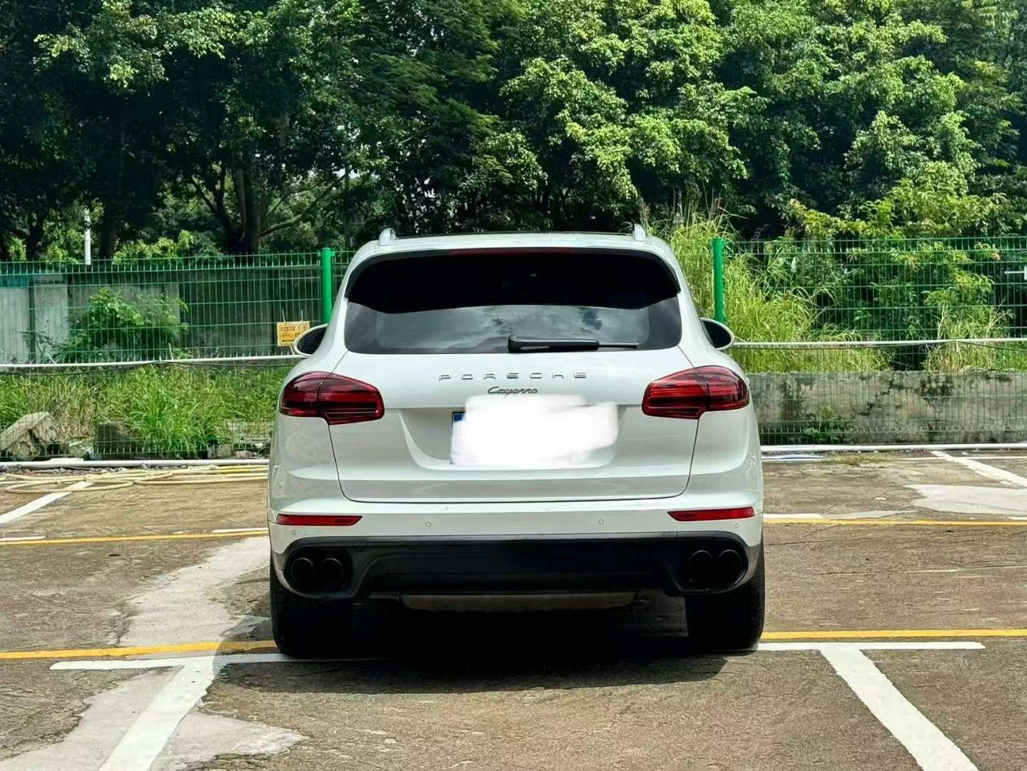 Porsche Cayenne 2015 Bose Audio System Chassis Lift 4