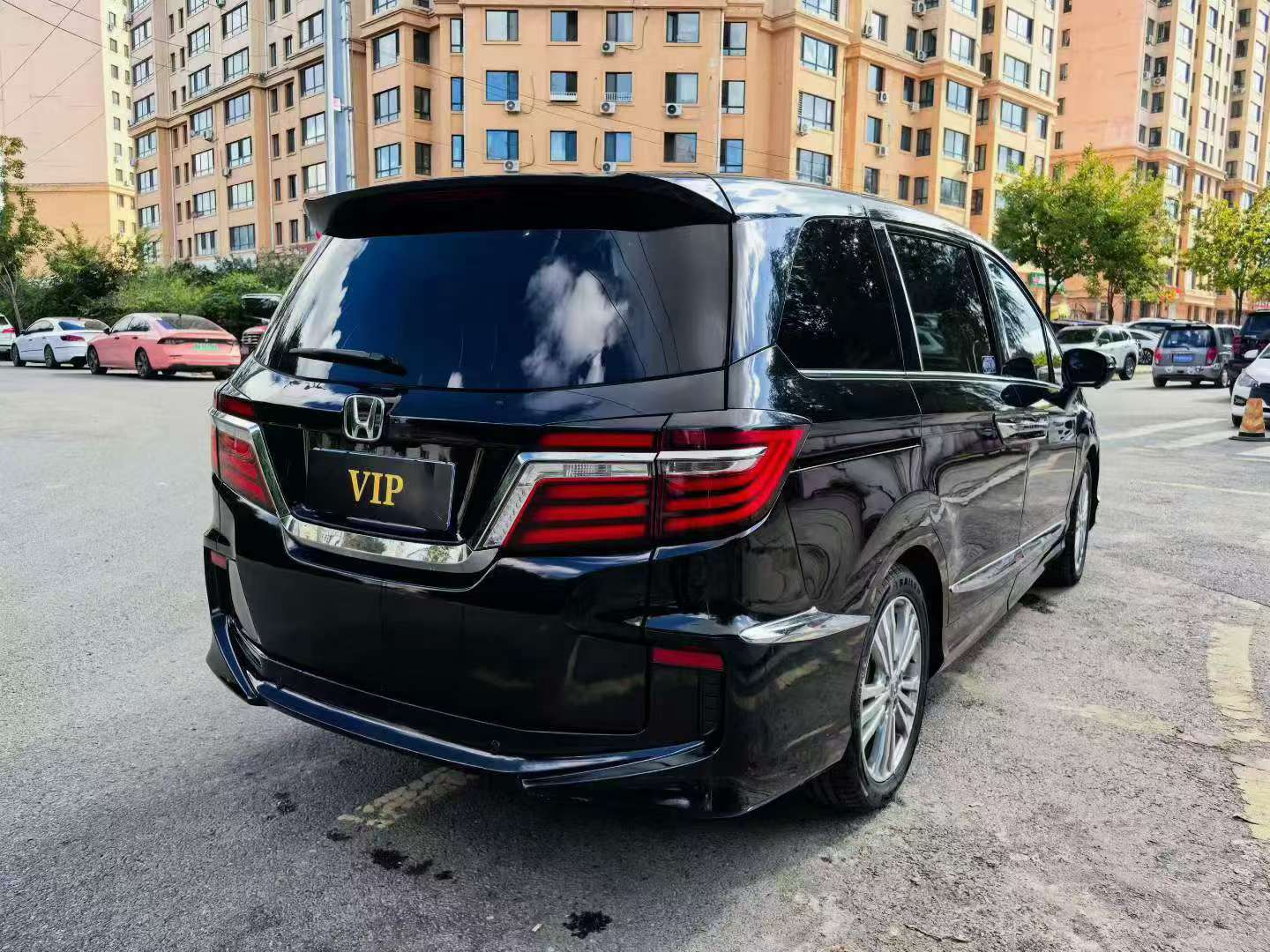Honda Elysion 2016 4